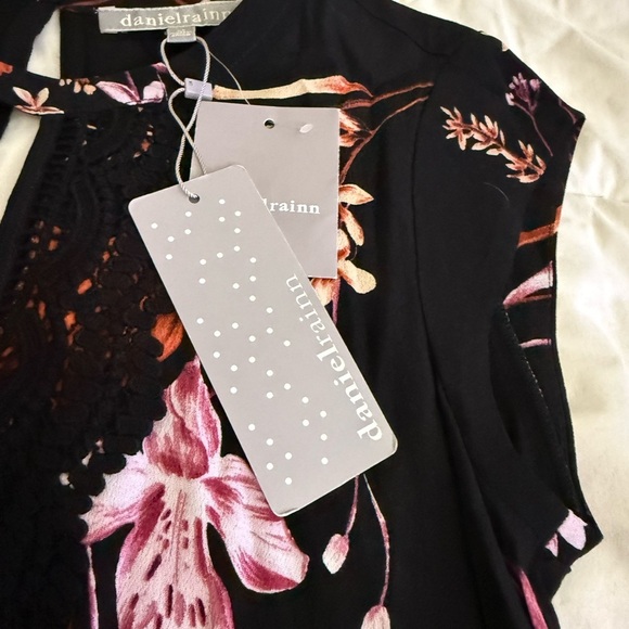 Daniel Rainn Black Blouse with Pink Floral Design - NWT - XS - Picture 2 of 8